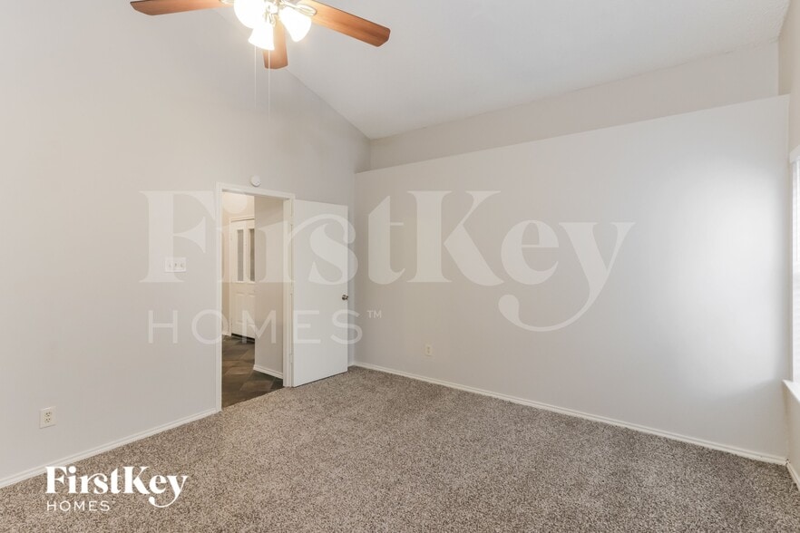 Building Photo - 7818 Bordeaux Ln