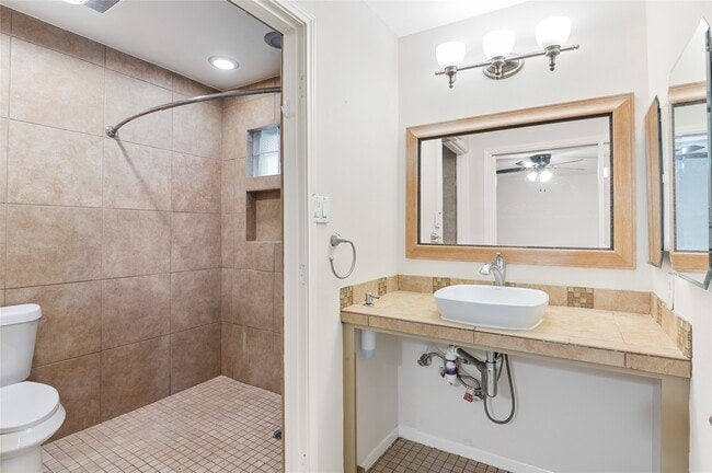 Building Photo - 1418 Bramblebury Dr