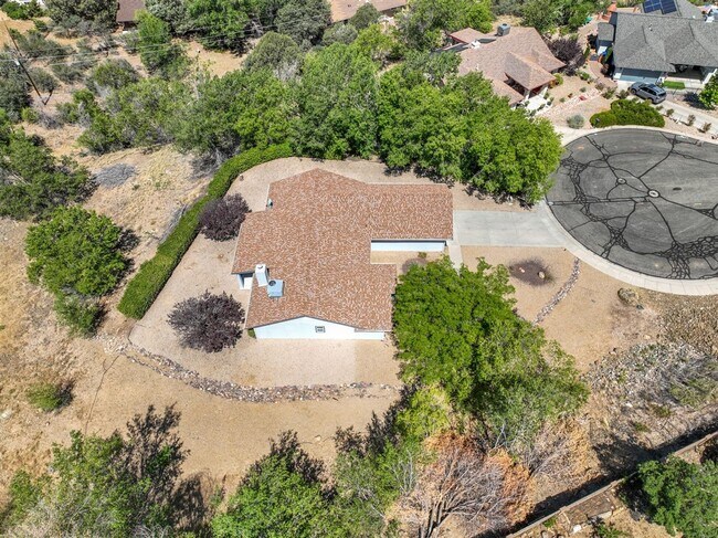 Building Photo - 3 Bedroom, 2 Bath, 2 Car Garage For Rent in Prescott!