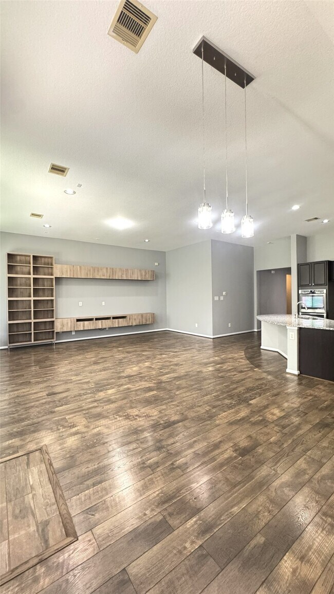 Building Photo - 24023 Buffalo Cove Ln
