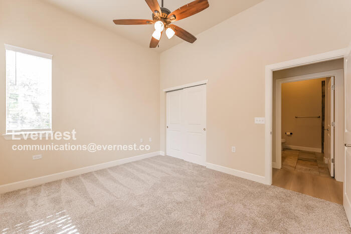Building Photo - 305 Inverness Way S