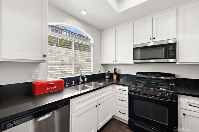 Building Photo - 30902 Clubhouse Drive