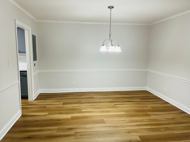 Building Photo - Wow! Newly renovated 2 bedroom 2 bathroom unit in Lithonia. Must see!