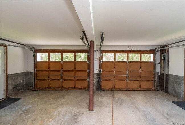 Building Photo - 5 Boxwood Close