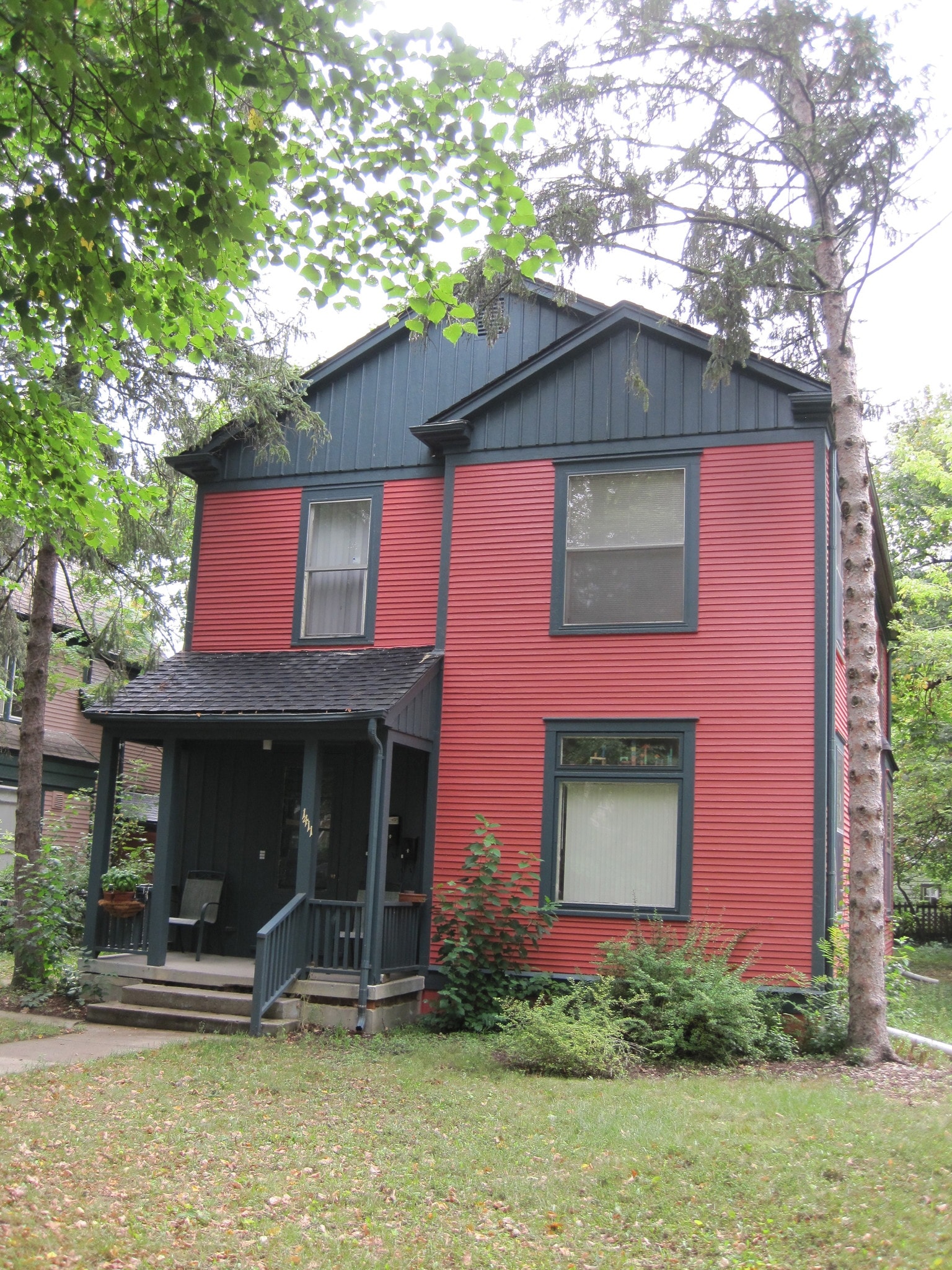 Exterior - 1411 Golden Ave