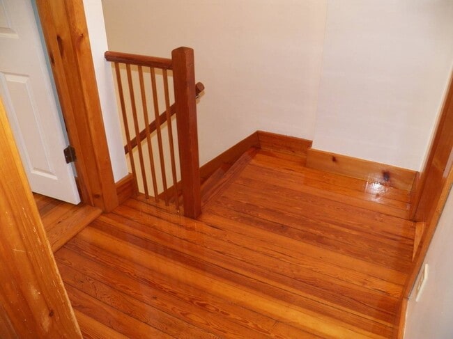 Building Photo - 648 Kearsarge Way