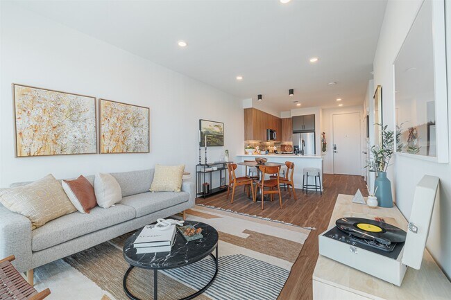 Building Photo - 10505 Deerwood Rd