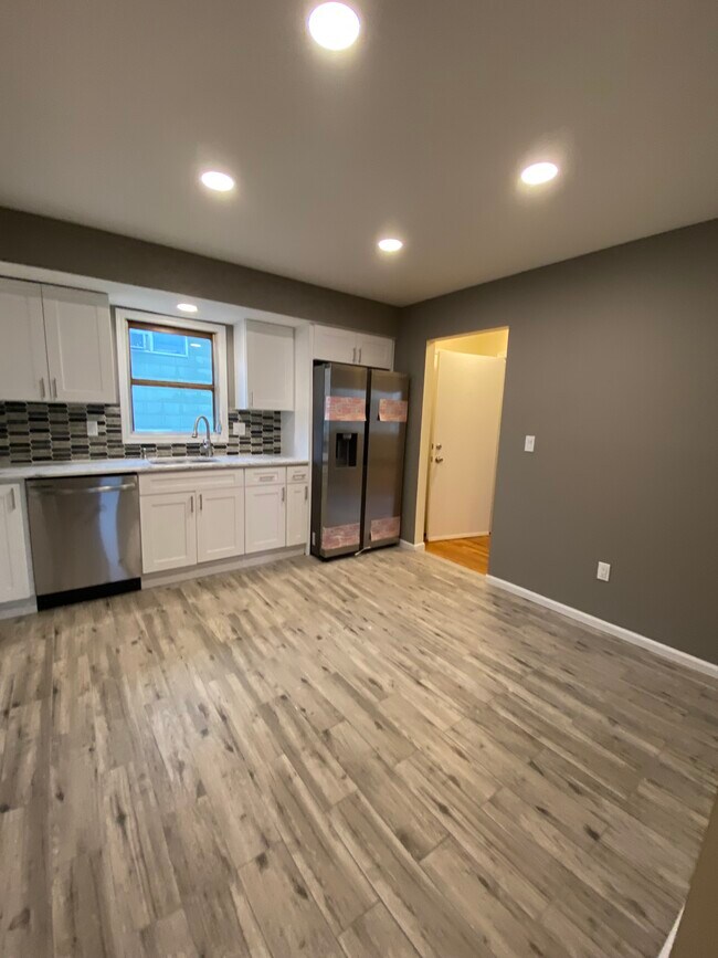 Building Photo - Rental by Owner