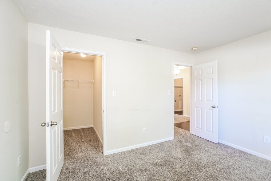 Building Photo - 12344 Deerview Dr