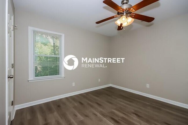 Building Photo - 3 Bedroom Pet-Friendly Home in Gastonia, NC with Main Street Renewal
