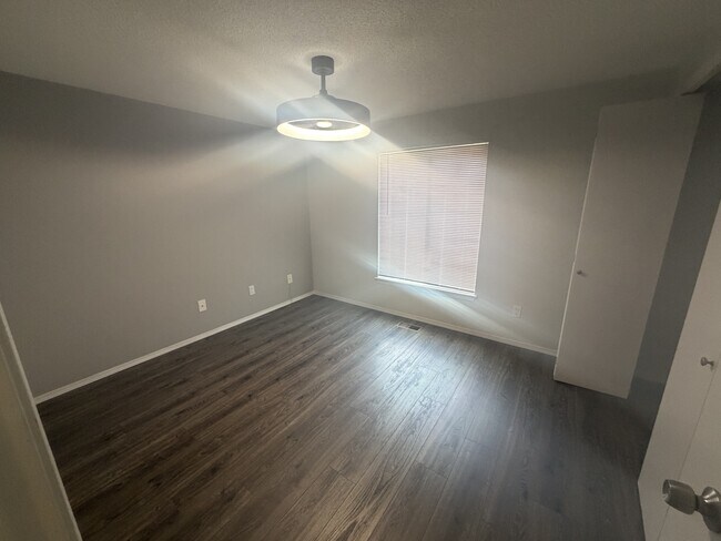Building Photo - 8442 Everett Way