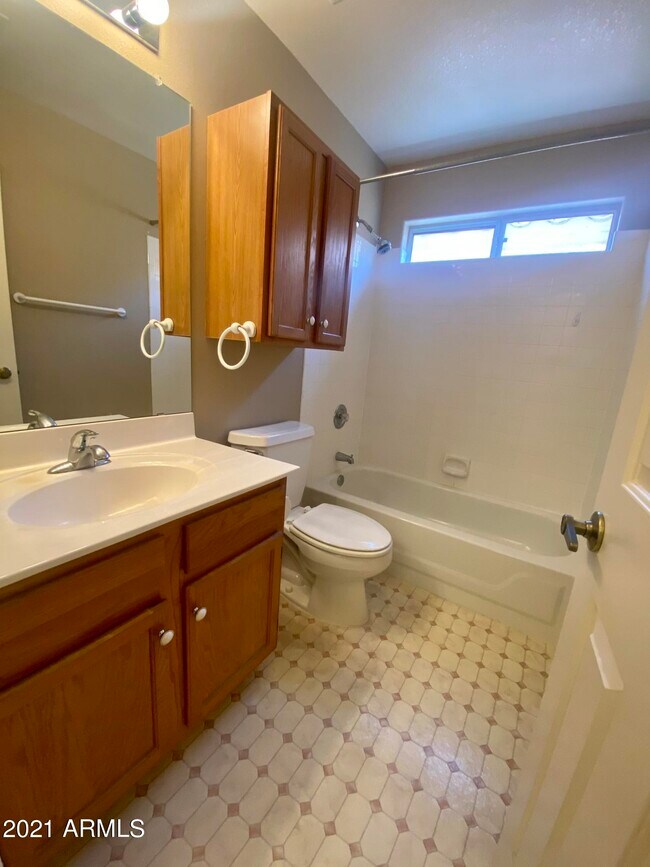 Building Photo - 14562 W Moccasin Trail