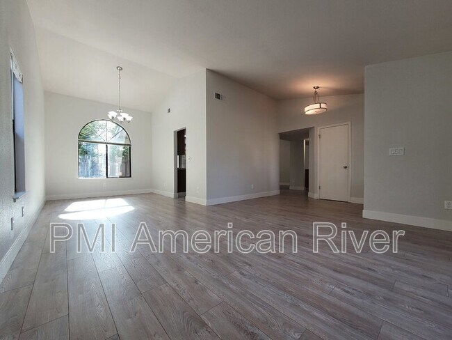 Building Photo - 5108 Parque Vista Way