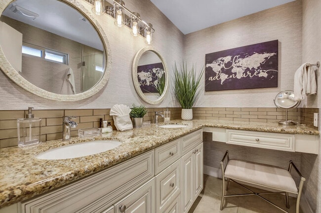 Building Photo - 2230 Tamarisk Rd