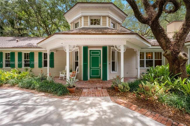 Building Photo - 7400 SW 47th Ct