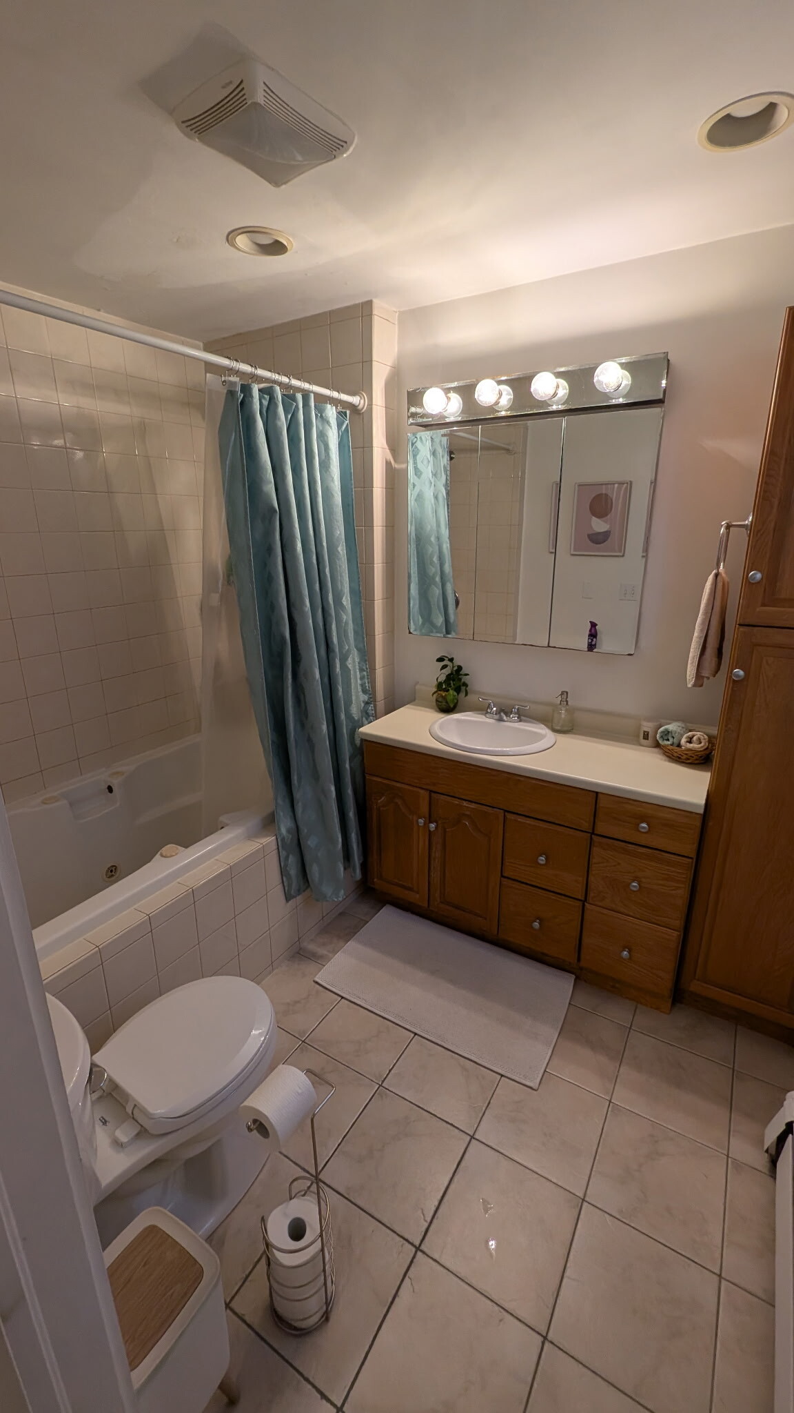 Building Photo - 13 Home St