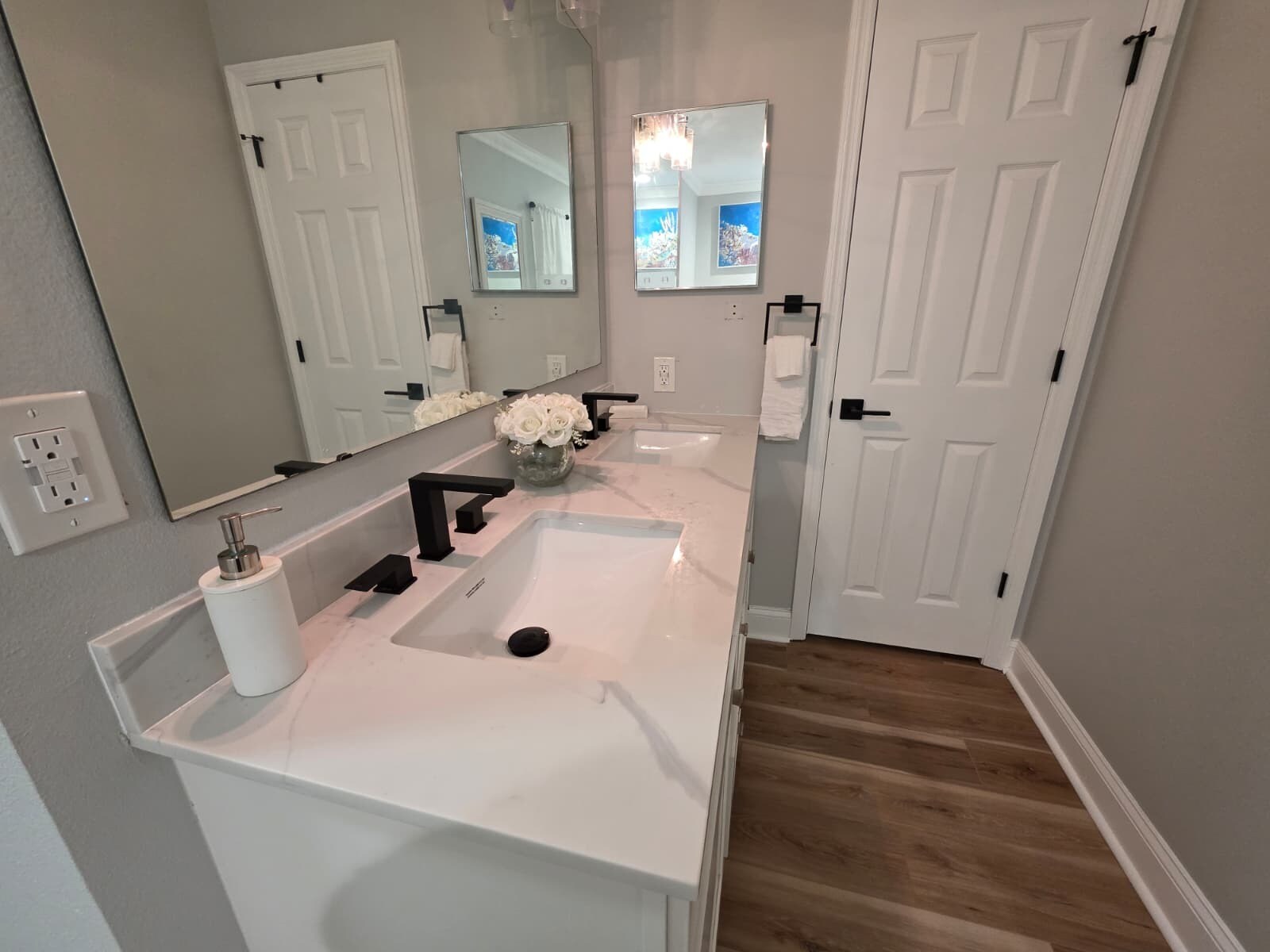 Building Photo - 2430 Canopy Dr