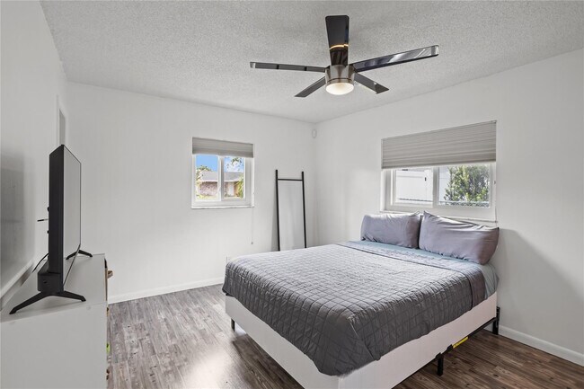 Building Photo - 6579 Country Way