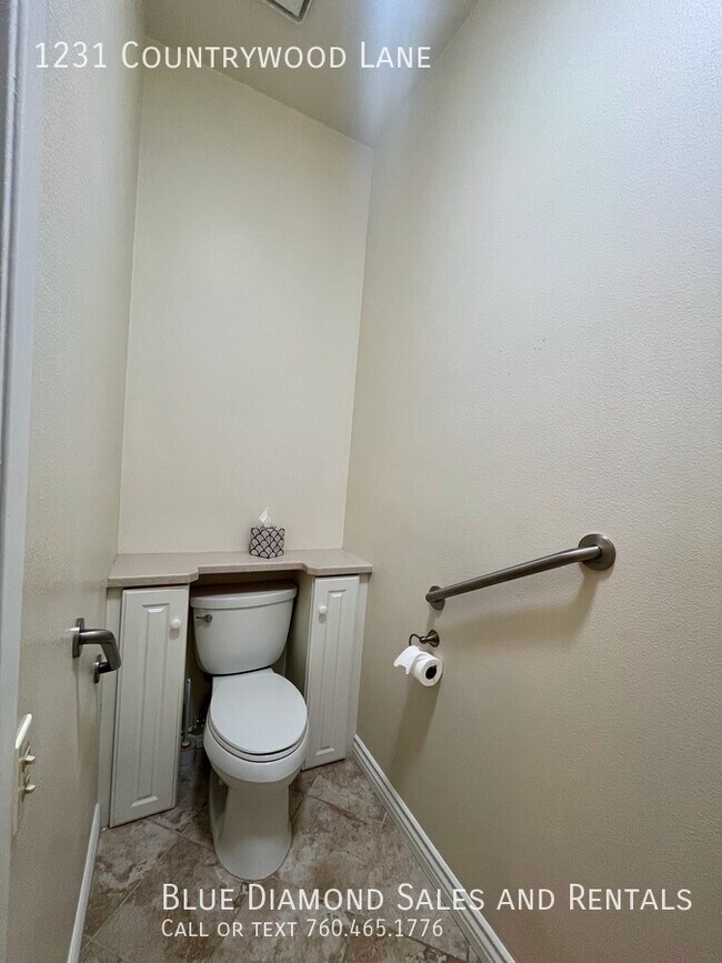 Building Photo - 1231 Countrywood Ln