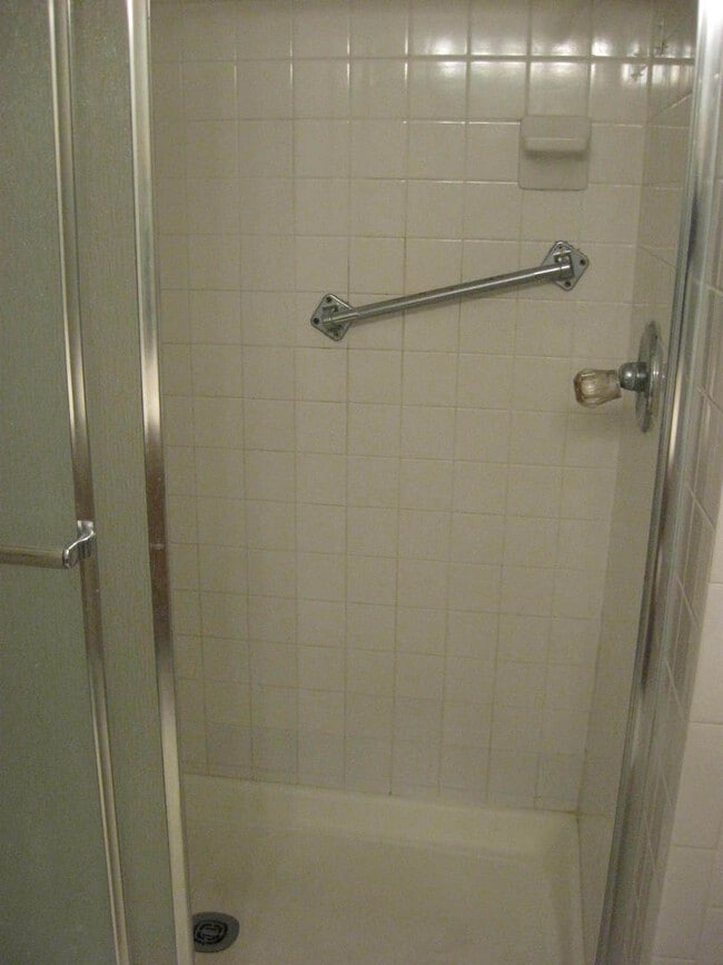 Building Photo - One Story Townhouse in Adams Farm