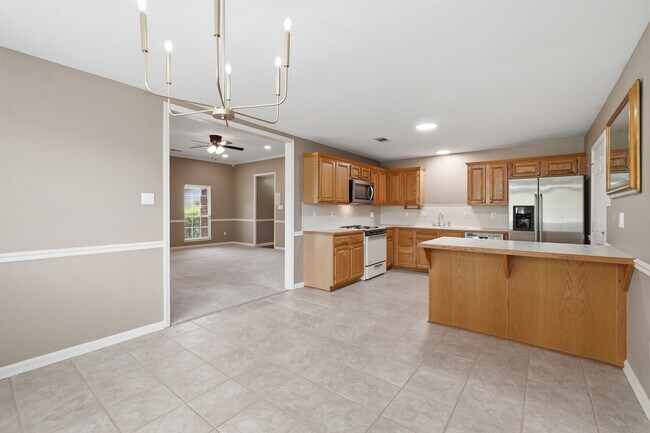 Building Photo - 1 Zircon Dr