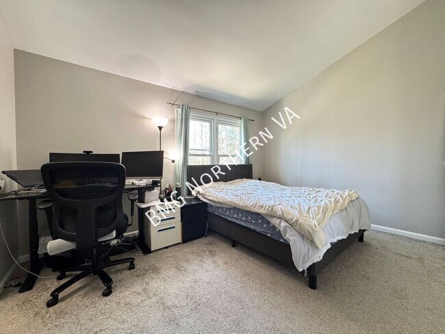 Building Photo - 6038 Rockton Ct