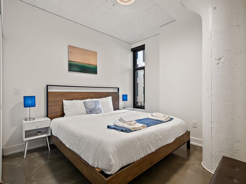 Building Photo - 608 N 3rd Ave