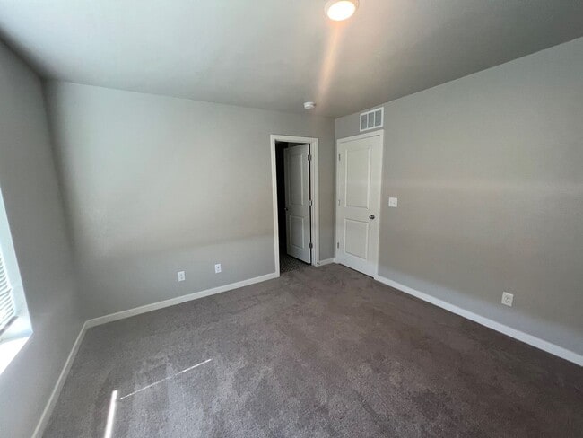 Building Photo - Fantastic Townhome in Ault