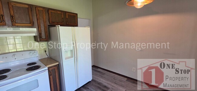 Building Photo - 1300 E 152nd Terrace