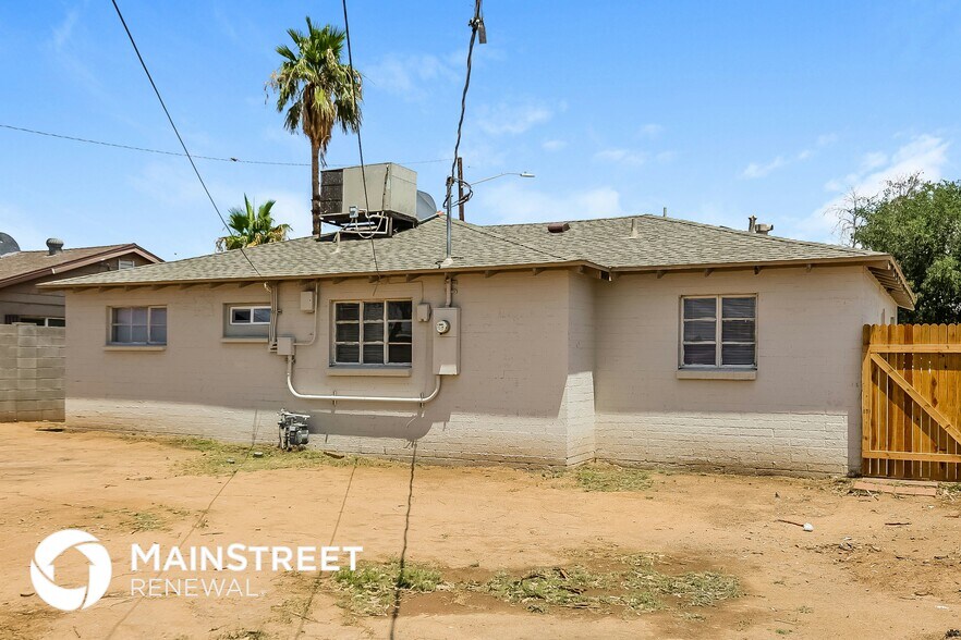 Building Photo - 2753 W Lawrence Ln