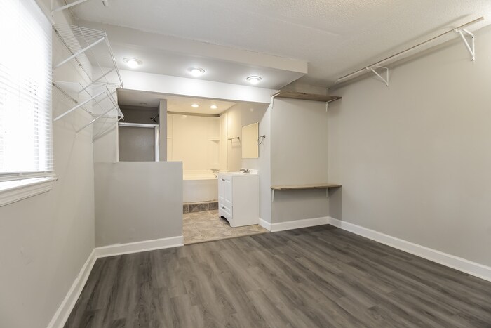 Building Photo - 116 Mountainbrook Ln