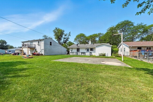 Building Photo - 3 bedroom home!