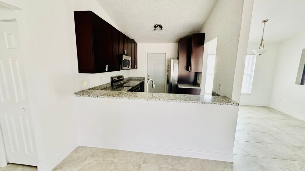 Building Photo - 225 Rail Ave