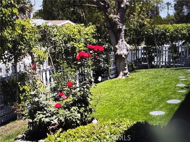Primary Photo - 5551 Mason Ave