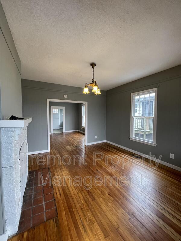 Building Photo - 1818 Dodds Ave