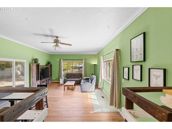 Building Photo - Quarter Acre Comfort