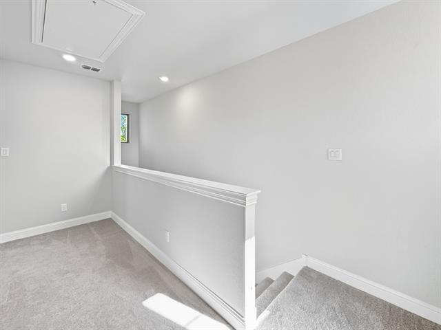 Building Photo - 9525 Thorncrown Ln
