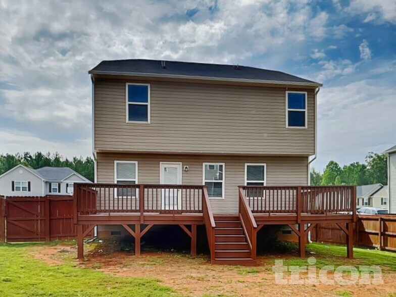 Building Photo - 312 Sequoia Dr