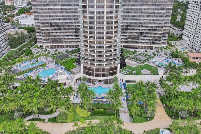 Building Photo - 9705 Collins Ave