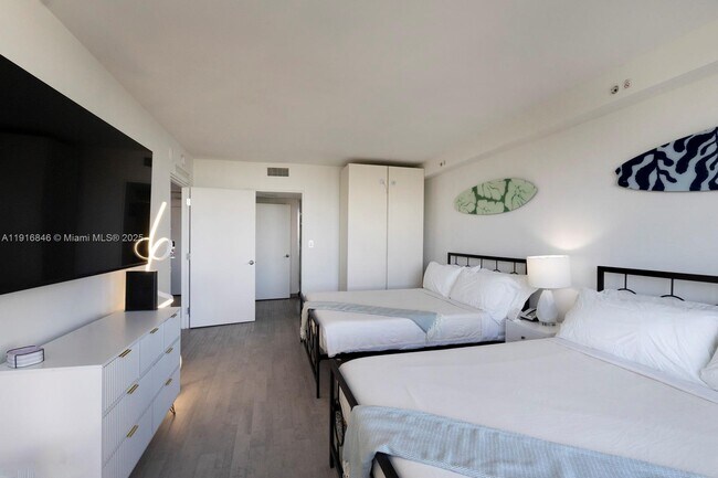 Building Photo - 1100 West Ave