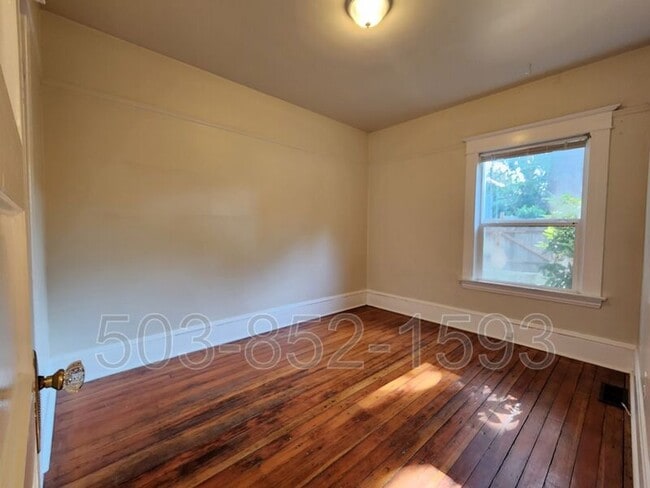 Building Photo - 3958 N Albina Ave