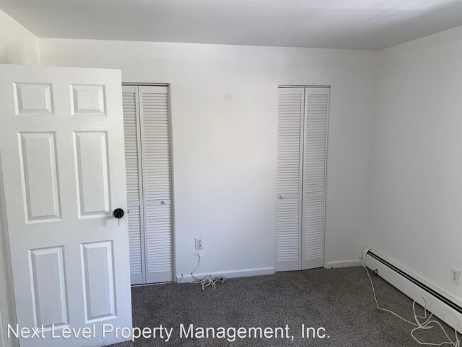 Building Photo - 1 br, 1 bath House - 303 Barclay Manor
