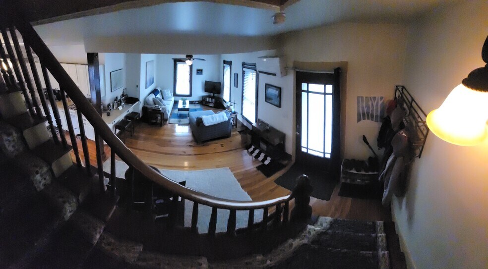 Building Photo - 25 Beech St