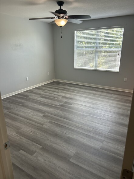 Building Photo - 6832 Holly Heath Dr