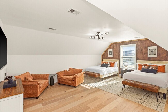 Building Photo - 221 Waldron View Dr
