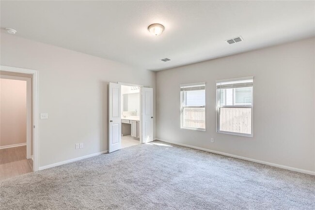 Building Photo - 141 Yellowstone Dr