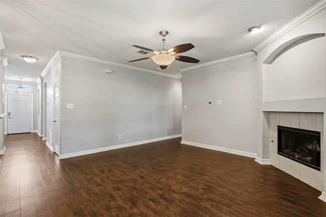 Building Photo - 2305 Orchid Dr