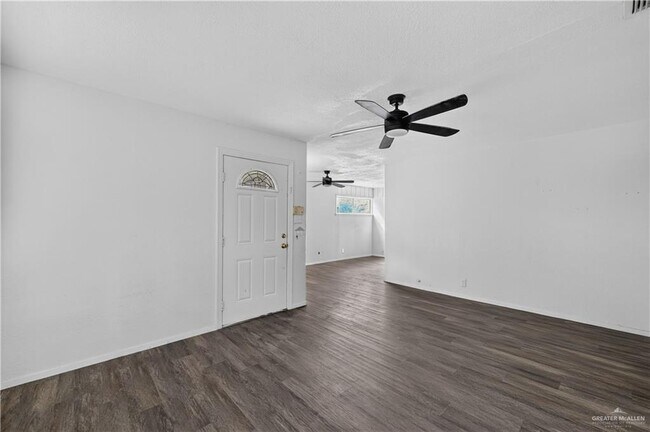 Building Photo - 20 Quince Ave