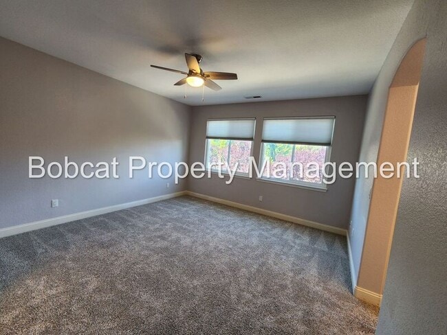 Building Photo - 1240 Flintwood Dr