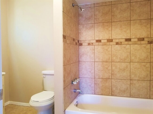 Building Photo - 4942 Rockport Dr